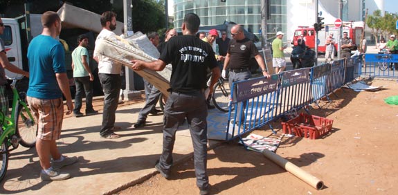 פינוי אוהלים שדרות רוטשילד / צלם: רוני שיצר